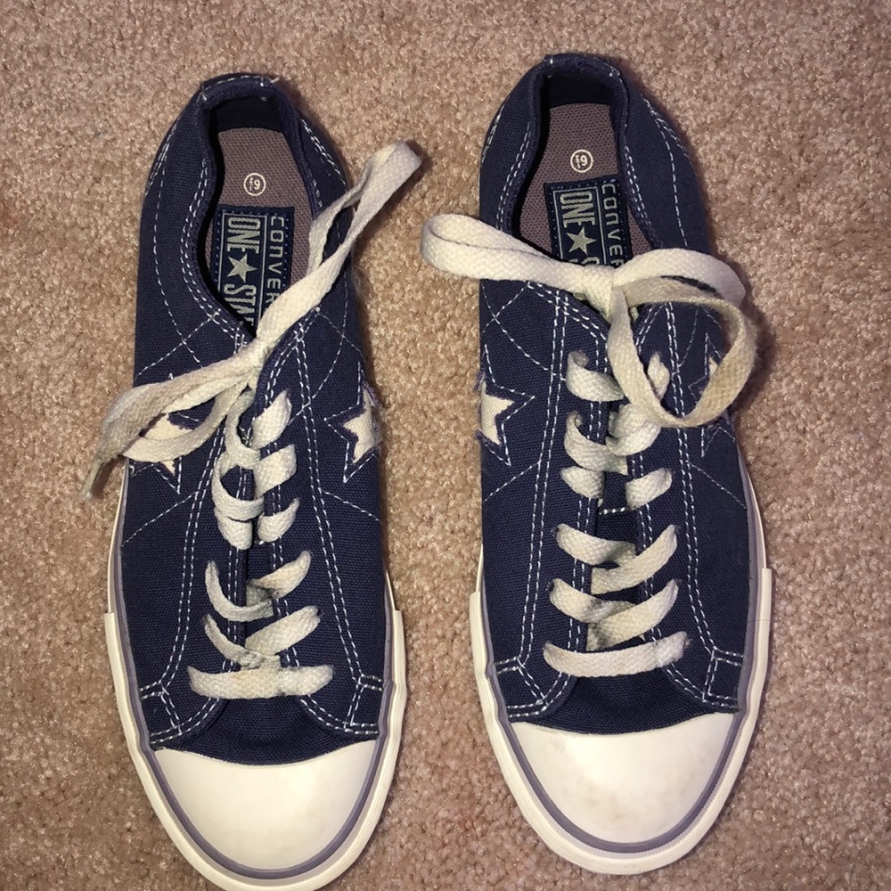 Converse - Picture 2 of 3